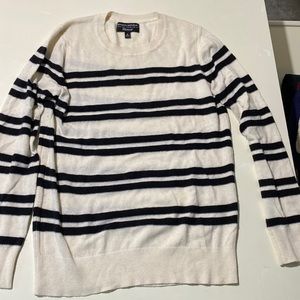 Banana Republic. Italian yarn sweater.  size medium Black and white